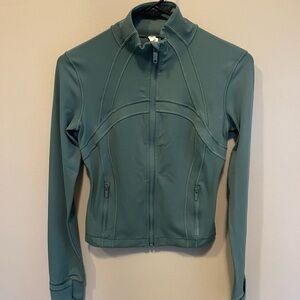 Lululemon cropped define jacket Size 4 Medium forest
